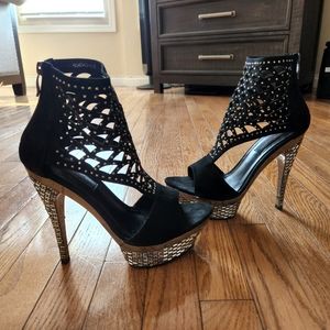 ⚫️〰️ Chinese Laundry Ankle High Studded Platform Heels in Black Suede 〰️⚫️